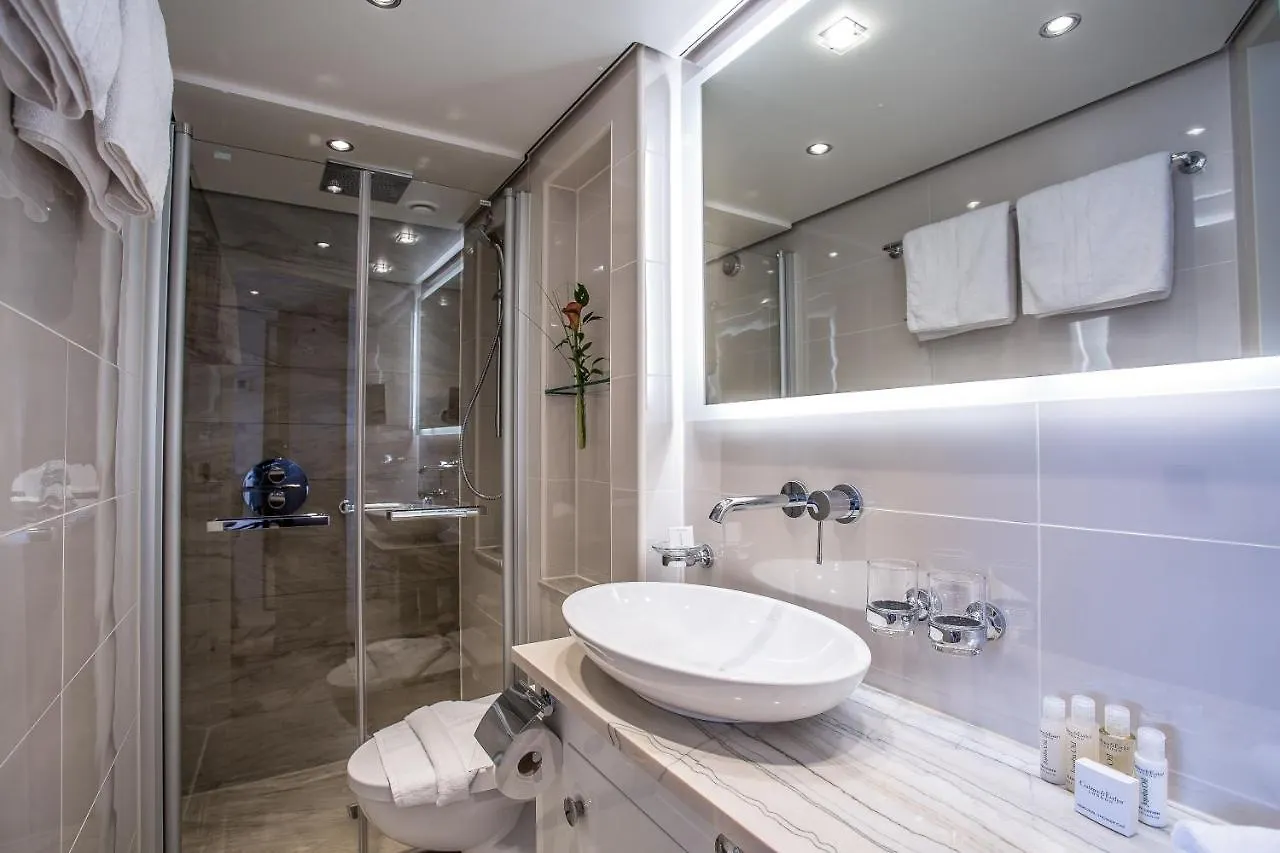 **** Hotel Viva Riverside Altstadt Duesseldorf Duitsland
